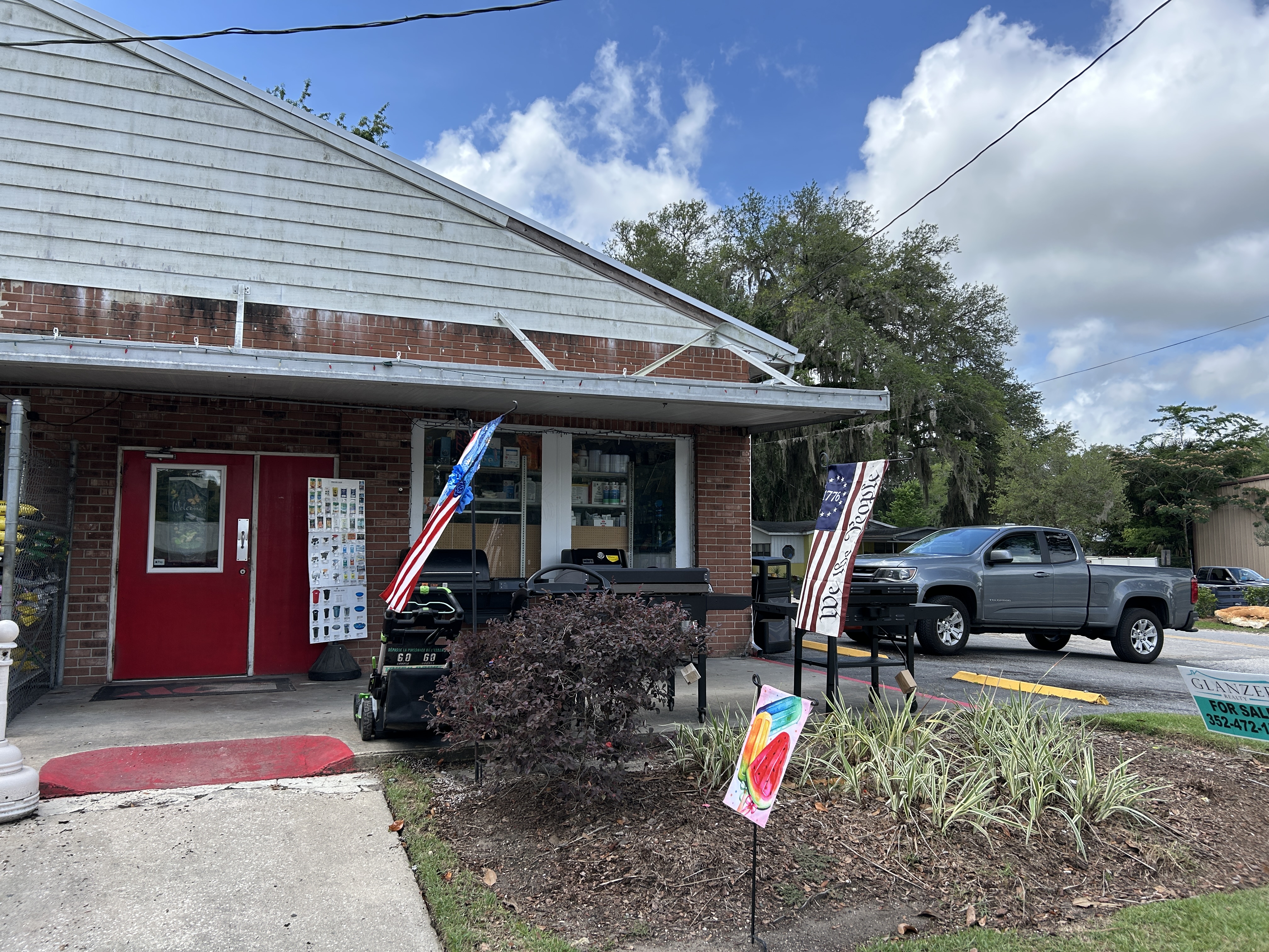 Commercial Building for Sale
