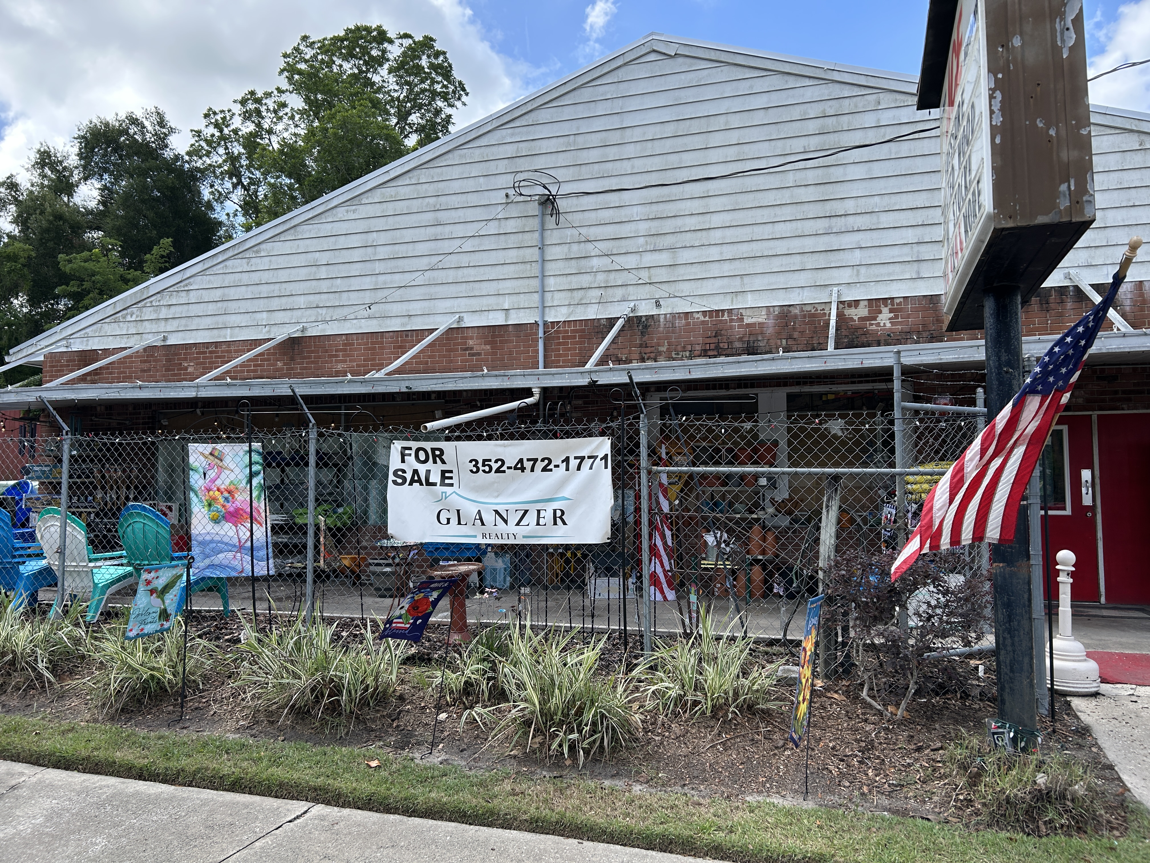 Commercial Building for Sale