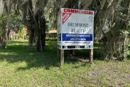 Commercial Lots in Newberry