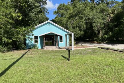 Commercial Building for Lease in Newberry